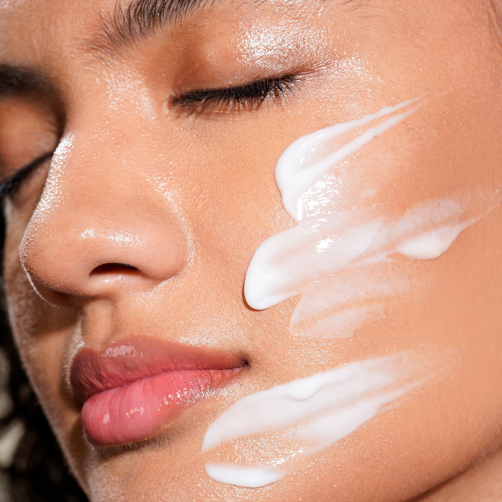 5 Reasons You Need to Hydrate Your Skin in Summer (And How Cactus Extract Helps!)